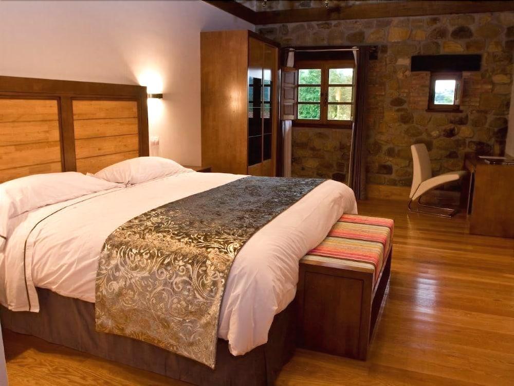 Akla Hotel Suites Valles Pasiegos Saro 外观 照片