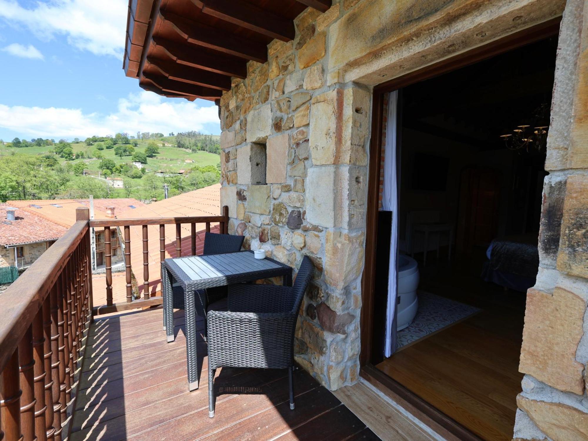 Akla Hotel Suites Valles Pasiegos Saro 外观 照片