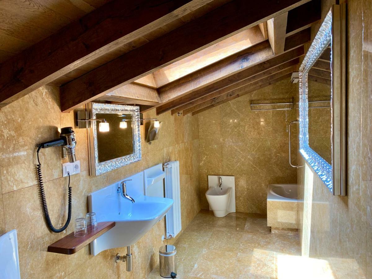Akla Hotel Suites Valles Pasiegos Saro 外观 照片